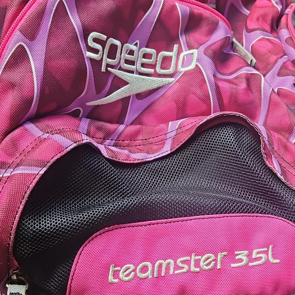 Speedo pink teamster
